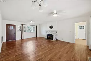 710 S 1st St, Cottage Grove, OR 97424 - Photo 4