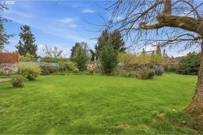 710 S 1st St, Cottage Grove, OR 97424 - Photo 36