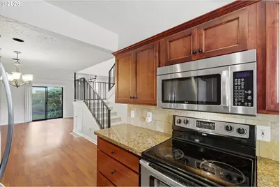 627 N Hayden Bay Dr, Portland, OR 97217 - Photo 6