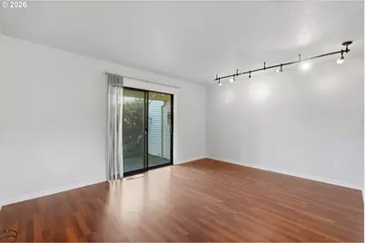 627 N Hayden Bay Dr, Portland, OR 97217 - Photo 10