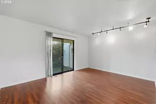 627 N Hayden Bay Dr, Portland, OR 97217 - Photo 10