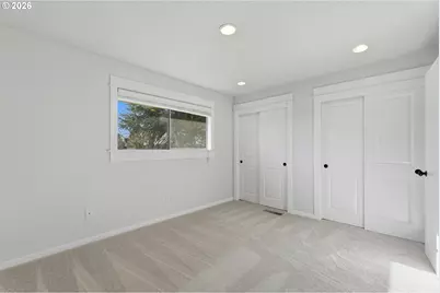 627 N Hayden Bay Dr, Portland, OR 97217 - Photo 12