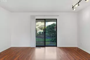 627 N Hayden Bay Dr, Portland, OR 97217 - Photo 10