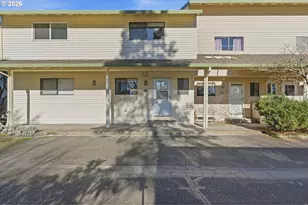 627 N Hayden Bay Dr, Portland, OR 97217 - Photo 2