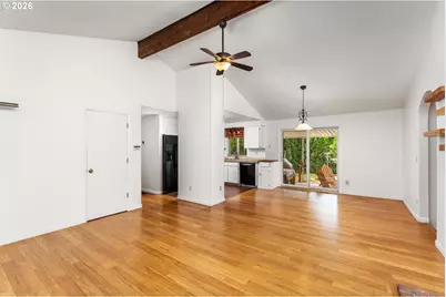 11064 SE Market St, Portland, OR 97216 - Photo 10