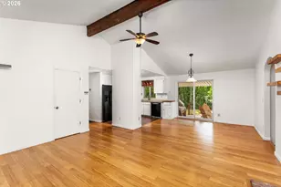 11064 SE Market St, Portland, OR 97216 - Photo 10