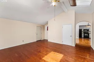 11064 SE Market St, Portland, OR 97216 - Photo 14
