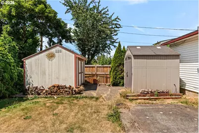 11064 SE Market St, Portland, OR 97216 - Photo 30