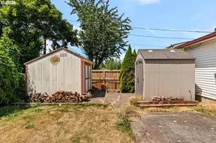11064 SE Market St, Portland, OR 97216 - Photo 30