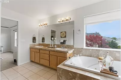 15849 SE Ogden Dr, Portland, OR 97236 - Photo 18