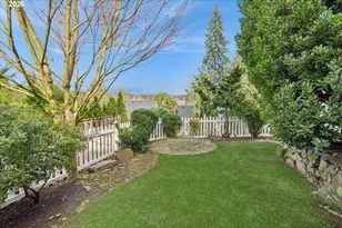 135 Middlecrest Rd, Lake Oswego, OR 97034 - Photo 30