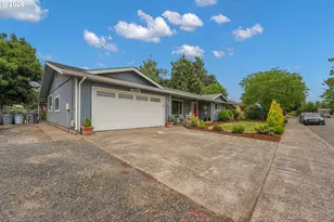 225 NW 19th St, McMinnville, OR 97128 - Photo 4