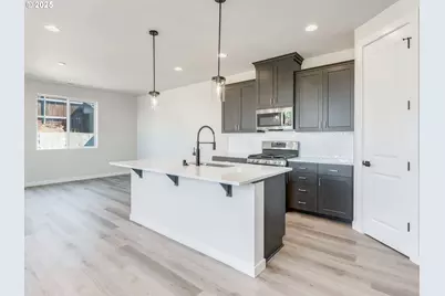 744 NW 178th Way, Ridgefield, WA 98642 - Photo 2