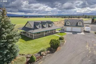 24585 Dodds Rd, Bend, OR 97701 - Photo 2