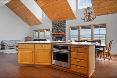24585 Dodds Rd, Bend, OR 97701 - Photo 10