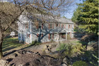 1040 Arcadia Dr, Roseburg, OR 97471 - Photo 2