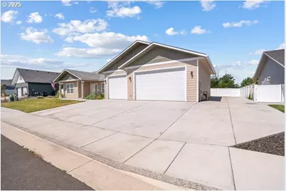 590 SW Cottonwood Dr, Hermiston, OR 97838 - Photo 4