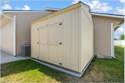 590 SW Cottonwood Dr, Hermiston, OR 97838 - Photo 32