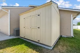 590 SW Cottonwood Dr, Hermiston, OR 97838 - Photo 32