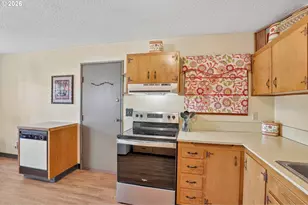 9934 N Central St, Portland, OR 97203 - Photo 10