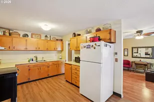 9934 N Central St, Portland, OR 97203 - Photo 12