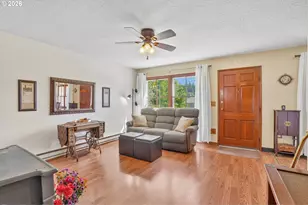 9934 N Central St, Portland, OR 97203 - Photo 6
