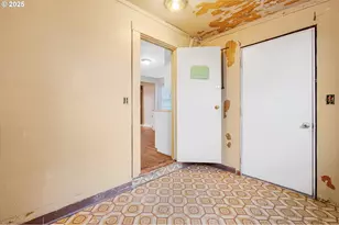 948 SW Maple St, Dallas, OR 97338 - Photo 14