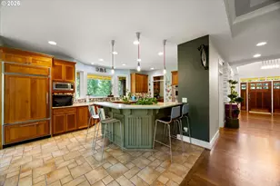 17071 SW Mt Hood Dr, Beaverton, OR 97007 - Photo 12