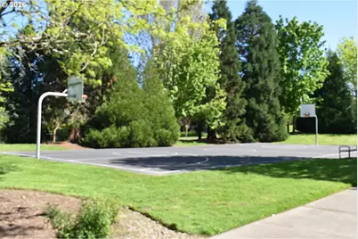 1381 NE Kinney St, Hillsboro, OR 97124 - Photo 36
