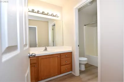 1381 NE Kinney St, Hillsboro, OR 97124 - Photo 18