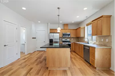 13562 SW Macbeth Dr, Portland, OR 97224 - Photo 12