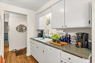 1147 W 11th Alley, Eugene, OR 97402 - Photo 10