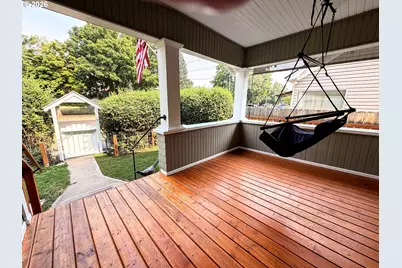 2212 Cedar St, La Grande, OR 97850 - Photo 2