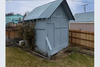 624 Staats Ave, Maupin, OR 97037 - Photo 22