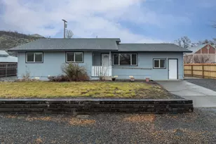 624 Staats Ave, Maupin, OR 97037 - Photo 2