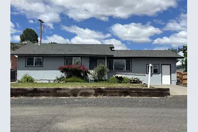 624 Staats Ave, Maupin, OR 97037 - Photo 1