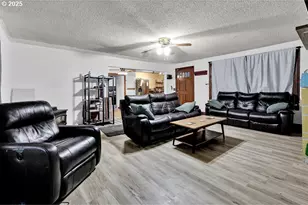 154 37th St, Springfield, OR 97478 - Photo 8