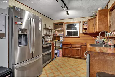 154 37th St, Springfield, OR 97478 - Photo 14