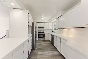 2230 Oak St, North Bend, OR 97459 - Photo 12