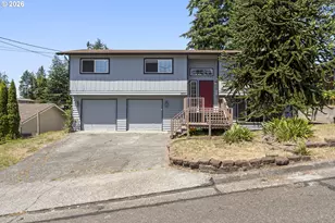2230 Oak St, North Bend, OR 97459 - Photo 2