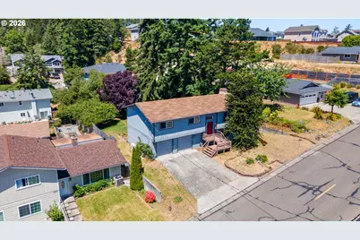 2230 Oak St, North Bend, OR 97459 - Photo 2