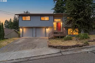 2230 Oak St, North Bend, OR 97459 - Photo 2