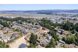 2230 Oak St, North Bend, OR 97459 - Photo 46