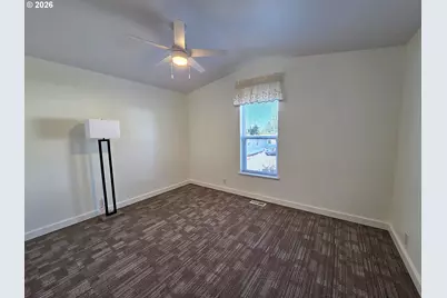 1240 Embarcadero Cir, Coos Bay, OR 97420 - Photo 8