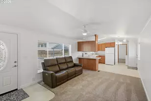 1240 Embarcadero Cir, Coos Bay, OR 97420 - Photo 2