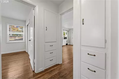 2034 NE Junior St, Portland, OR 97211 - Photo 18