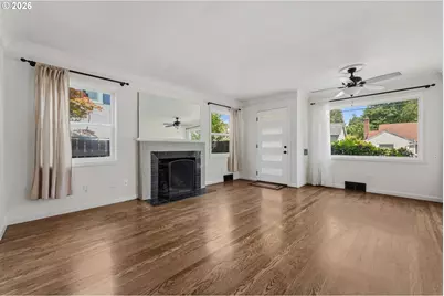 2034 NE Junior St, Portland, OR 97211 - Photo 4