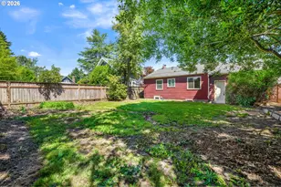 2034 NE Junior St, Portland, OR 97211 - Photo 26