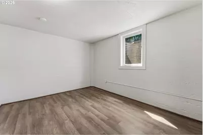 2034 NE Junior St, Portland, OR 97211 - Photo 24