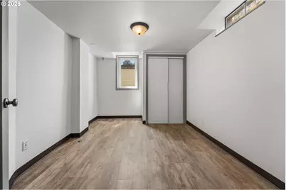 2034 NE Junior St, Portland, OR 97211 - Photo 20